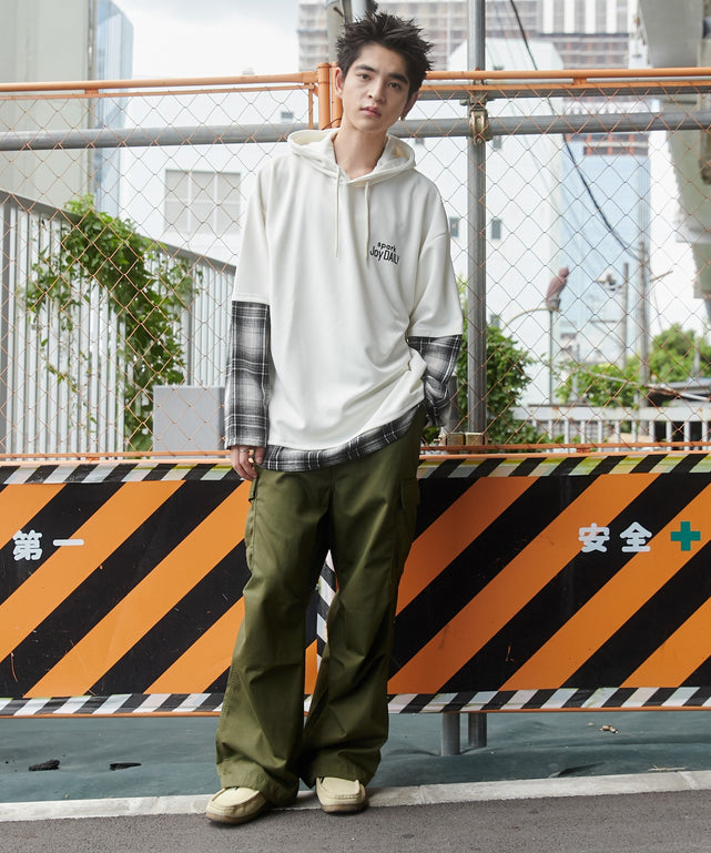 ホワイト モデル：180cm L着用