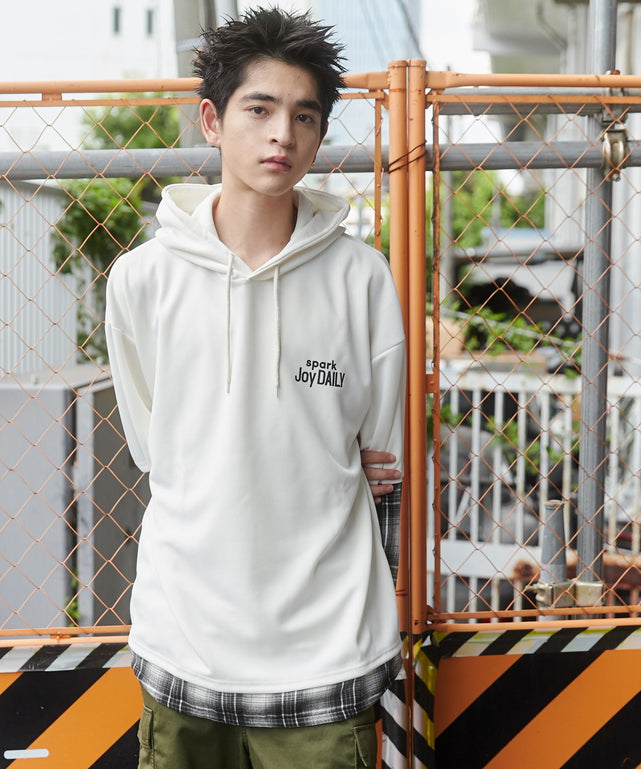 ホワイト モデル：180cm L着用