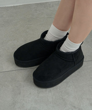 ブラック