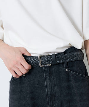 ブラック
