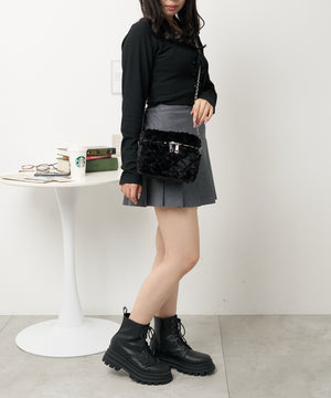 ブラック