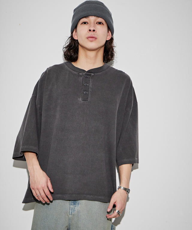 HENRYNECK T/ブラックスミクロ モデル：174㎝ L着用