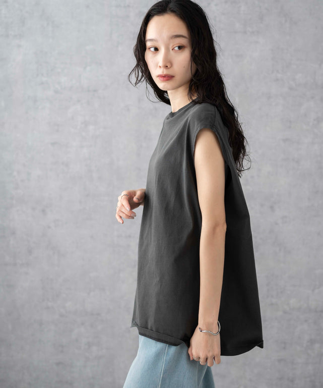 グレーその他 モデル：161cm S着用