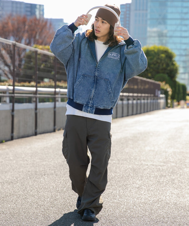 デニム淡加工色 モデル：174cm L着用