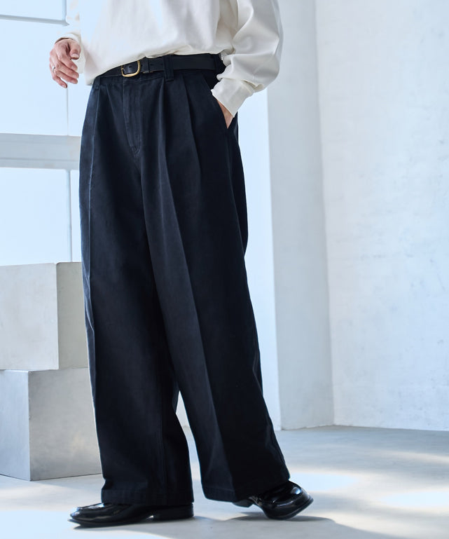 SUPERBUGGYDENIMSLACKS/ブラック モデル：175cm L着用