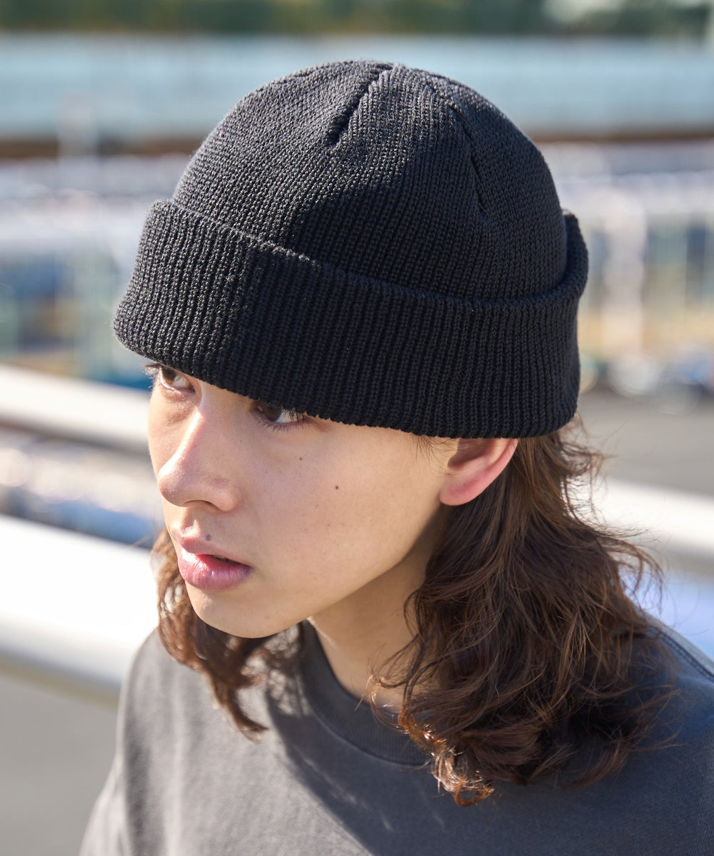 ブラック