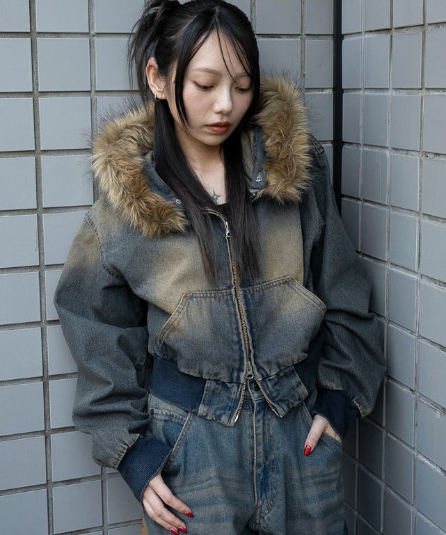 ファーフードデニムショートブルゾン/デニム中濃加工　モデル：159cm F着用