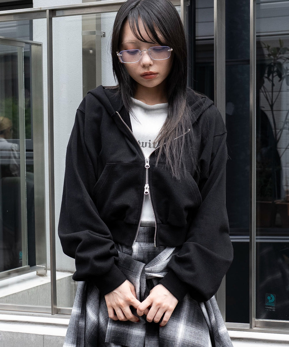 ブラック　モデル：159cm F着用