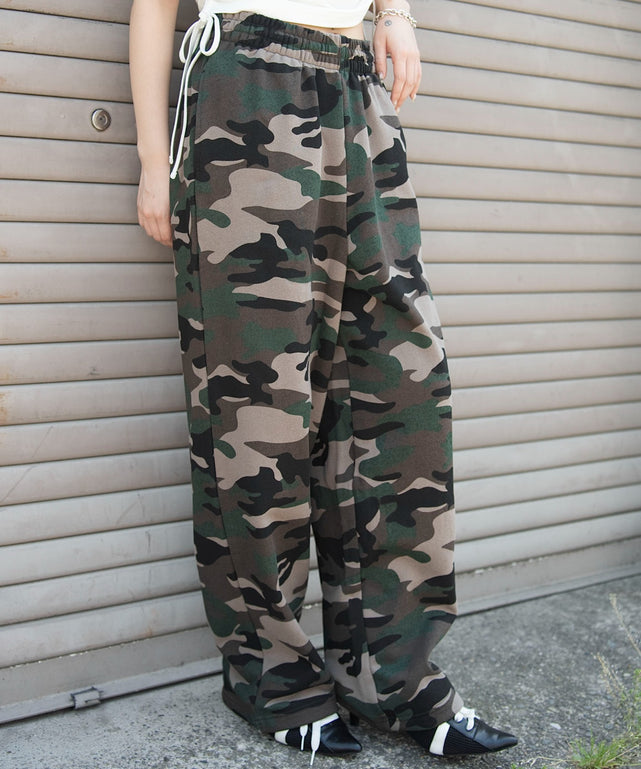 柄１　モデル：159cm M着用