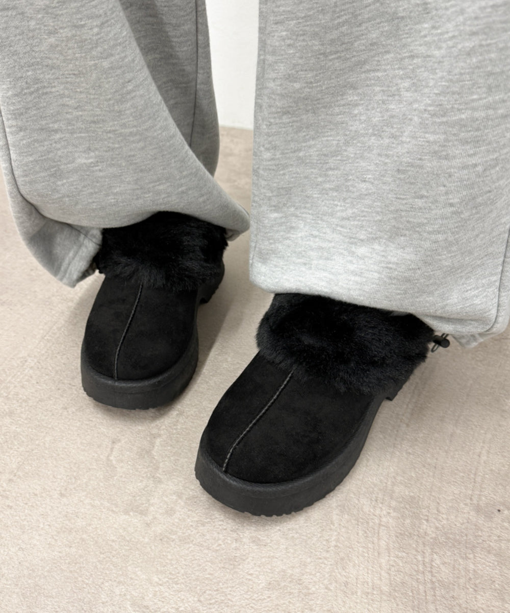 ブラック