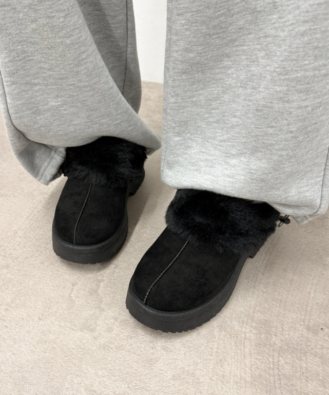 ブラック