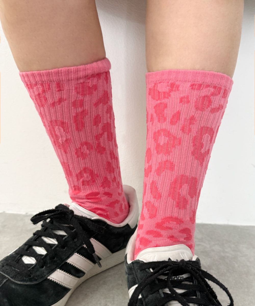ピンク