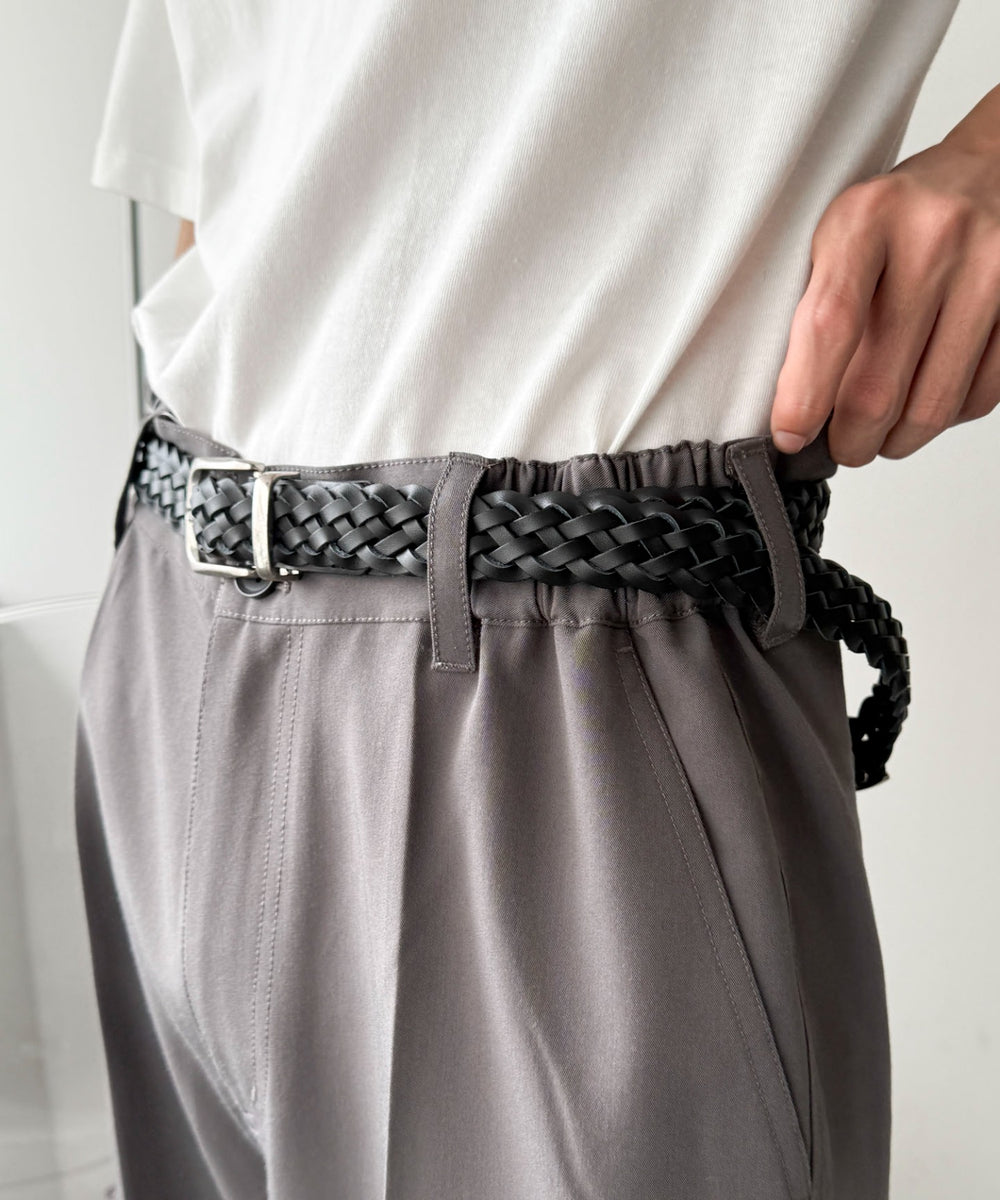 ブラック