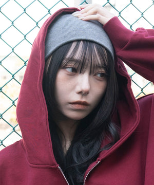 グレー