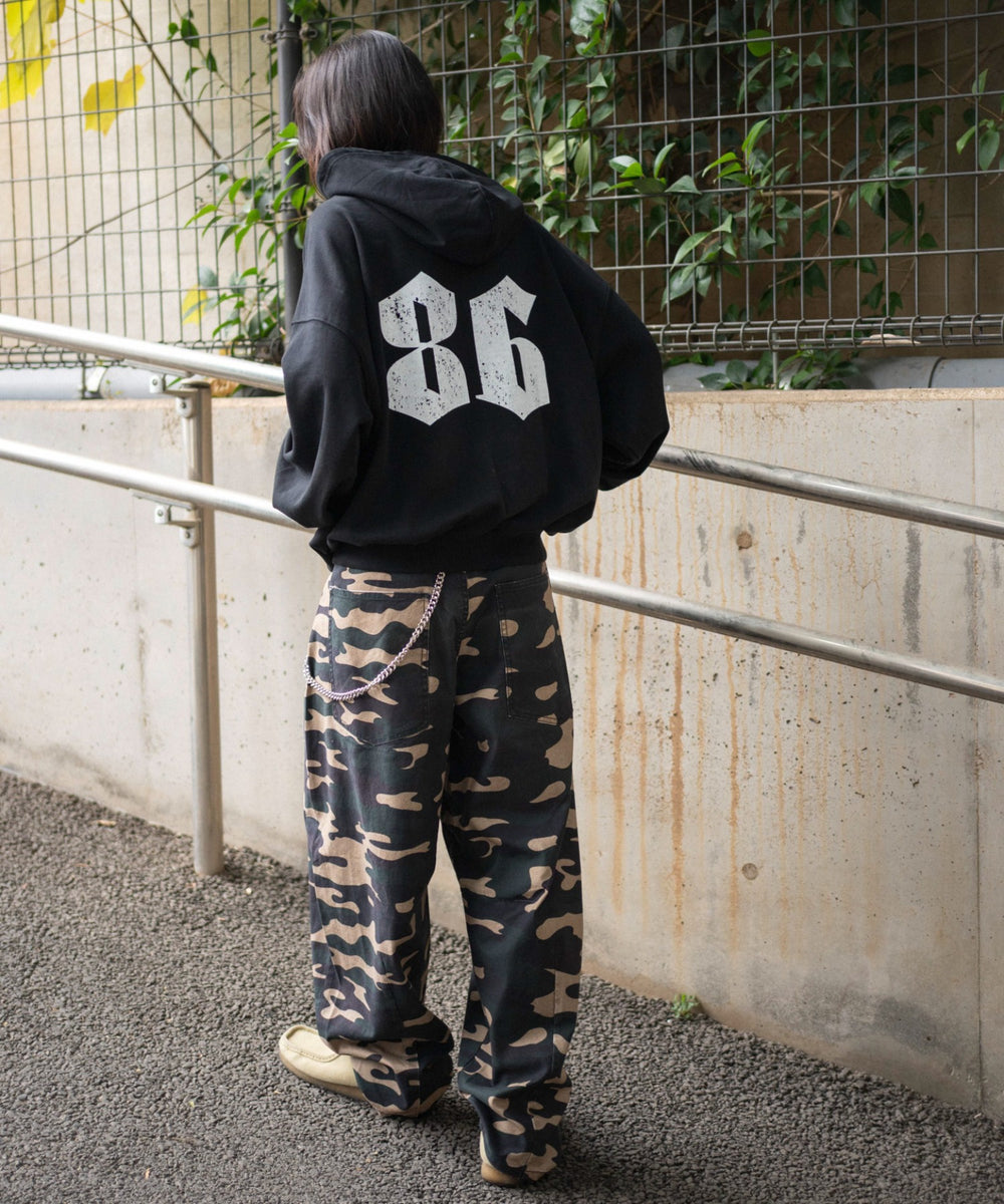 ブラック モデル：175cm L着用