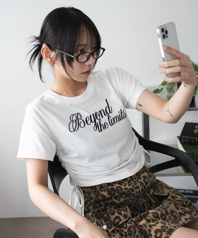 ロゴサイドドロストちびT/ホワイト モデル：159cm F着用