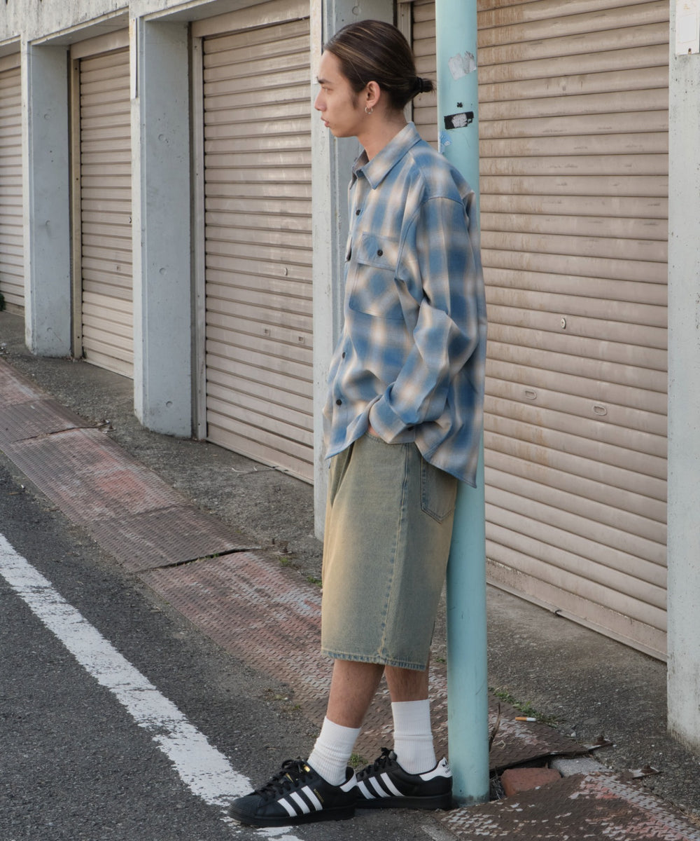 デニム淡加工 モデル：175cm L着用