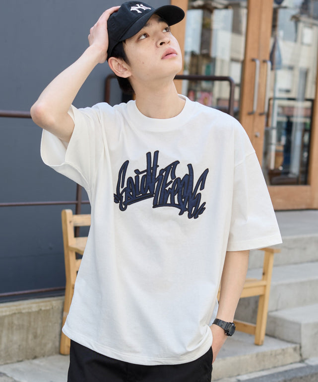 ホワイト モデル：180cm L着用