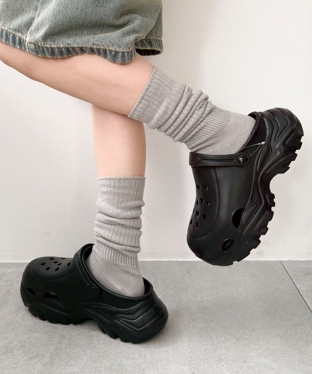 ブラック