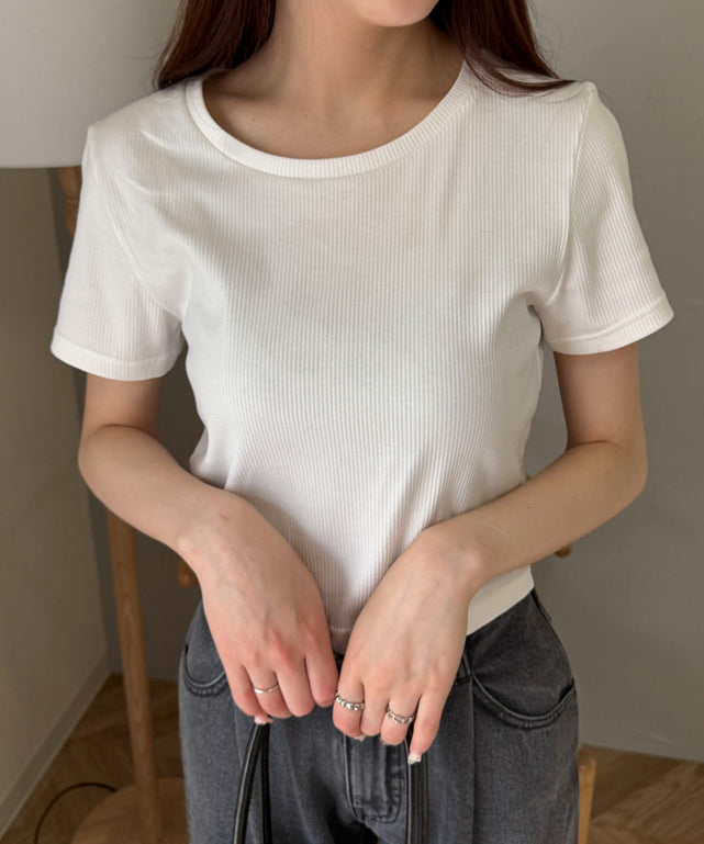 オフホワイト　モデル:160cm M着用