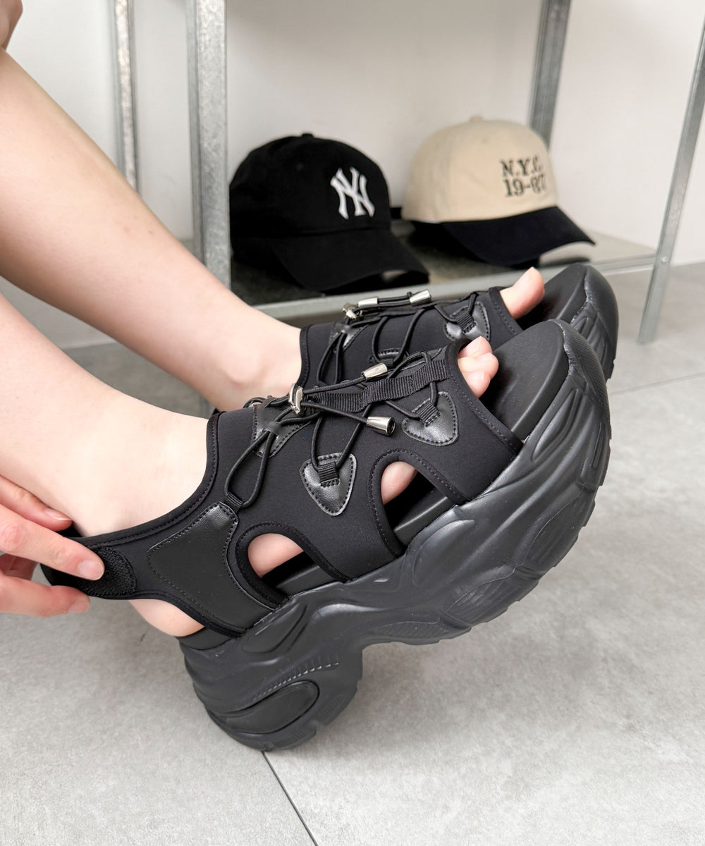 ブラック
