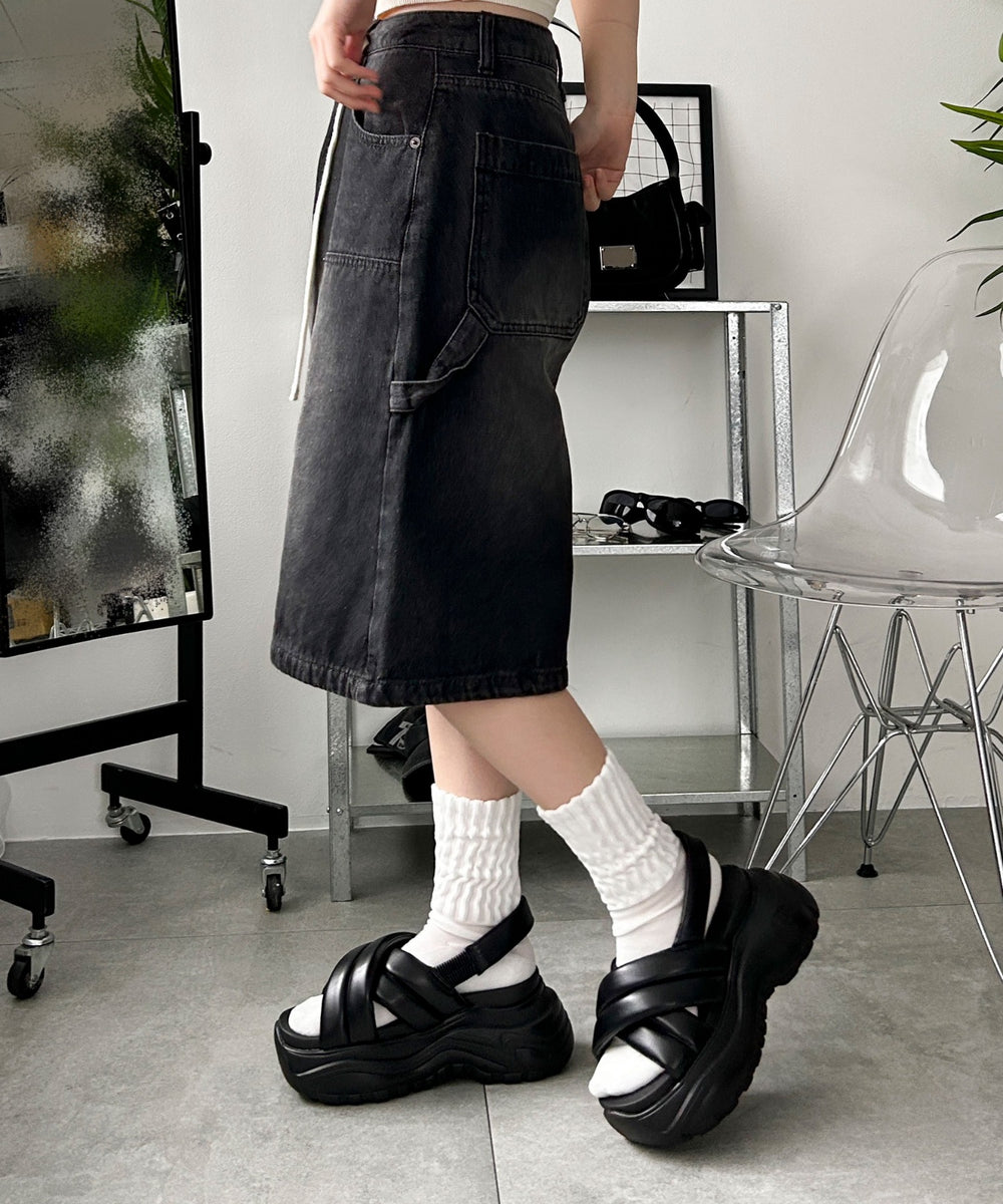 ブラック