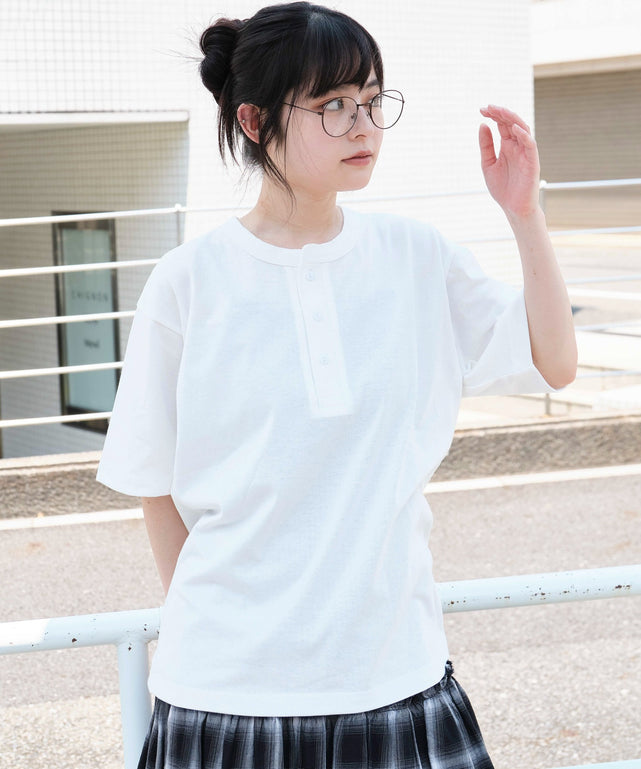 ホワイト　モデル：160㎝　M着用