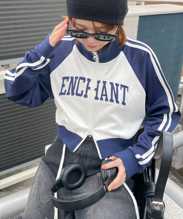 グラフィックショートトラックジャケット/ネイビー モデル：155cm F着用