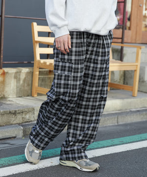 ブラックチェック モデル：180cm L着用