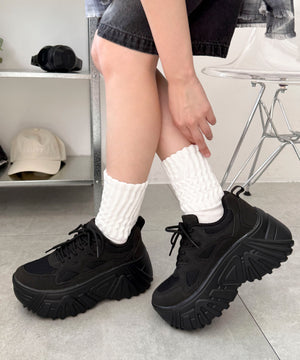 ブラック