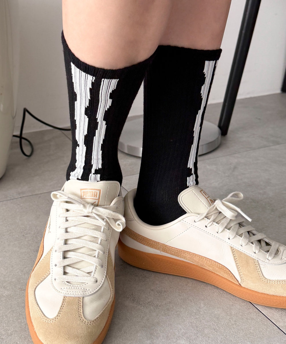 ブラック