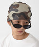 カーキ