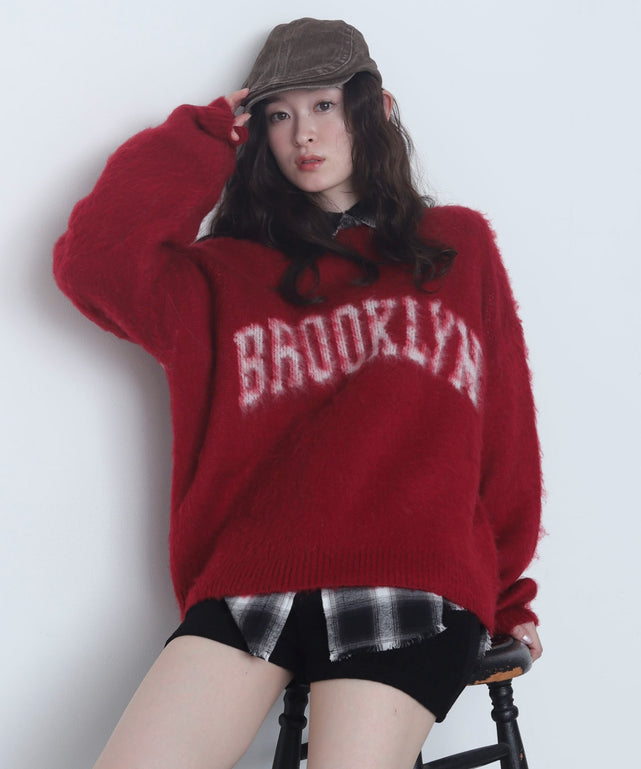 モヘアタッチBROOKLYNロゴニット/レッド　モデル：163cm F着用