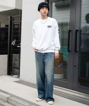 ホワイト モデル：180cm L着用