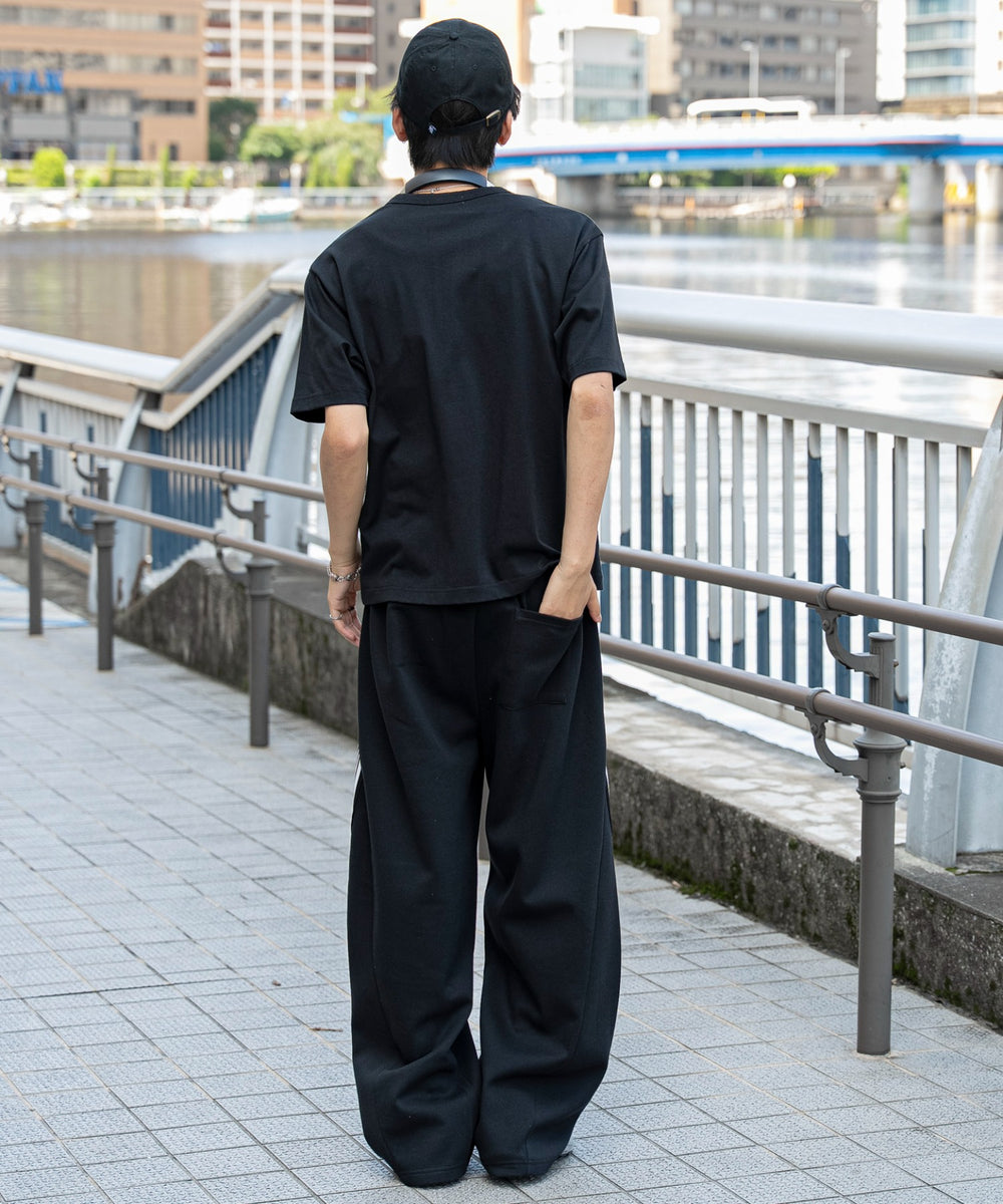 ブラック モデル：180cm L着用