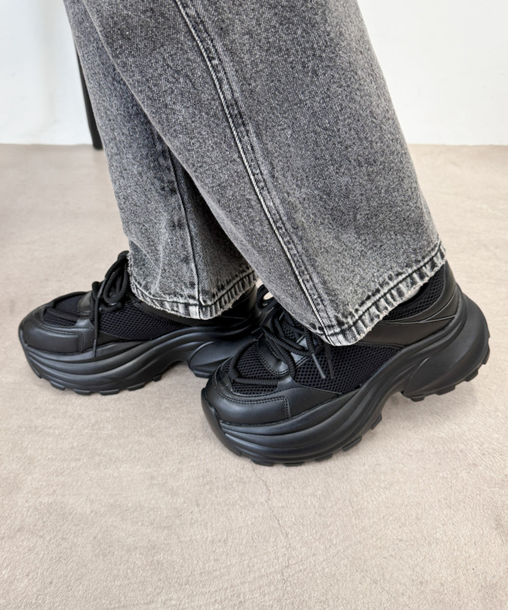 ブラック
