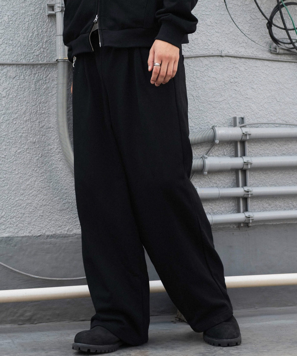 ブラック モデル：180cm L着用