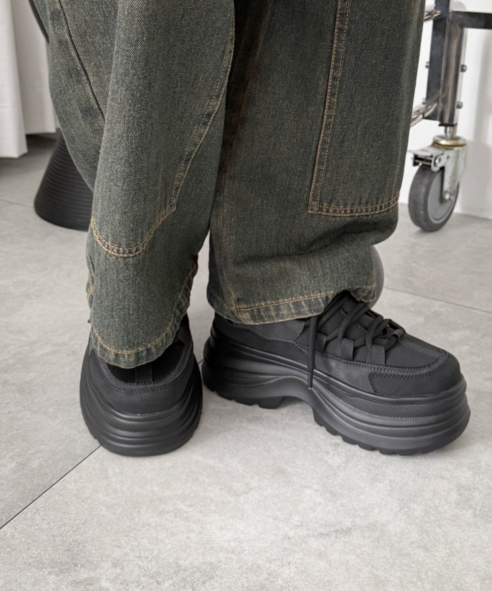 ブラック