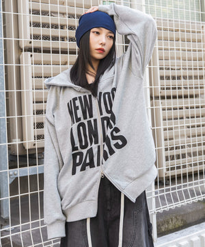 レッド　モデル：159cm F着用