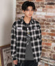 ワッペンオンブレシャツ(LS)/ブラック モデル：180cm L着用