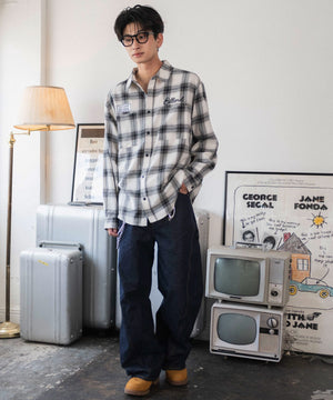 ホワイト モデル：180cm L着用
