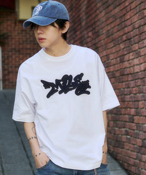 ホワイト モデル：175cm L着用