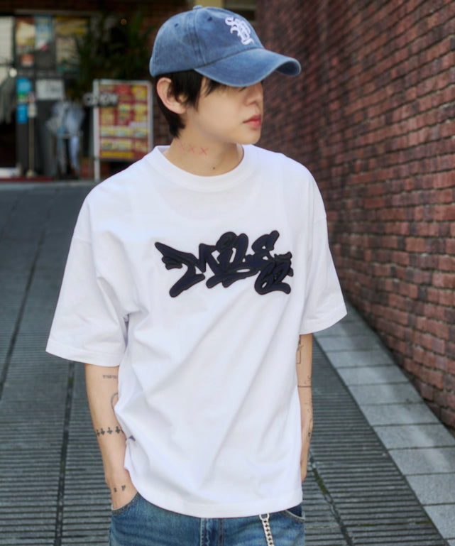 ホワイト モデル：175cm L着用