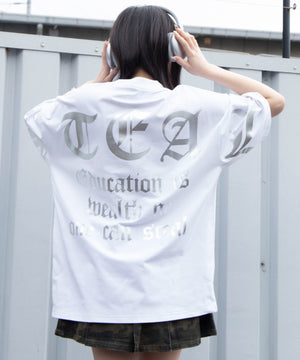 ホワイト　モデル：159cm L着用
