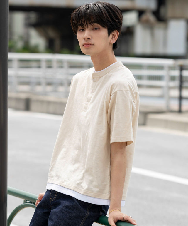 フェイクレイヤードヘンリーネックT（SS）/Lベージュ モデル：180cm L着用