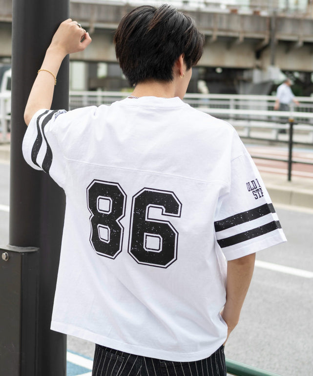 ホワイト モデル：180cm L着用