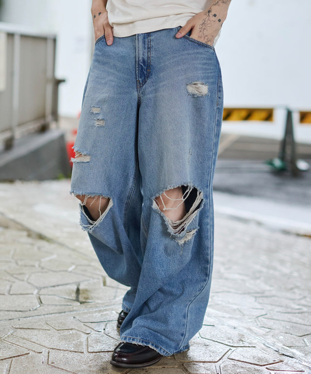 デニム淡加工 モデル：175cm L着用