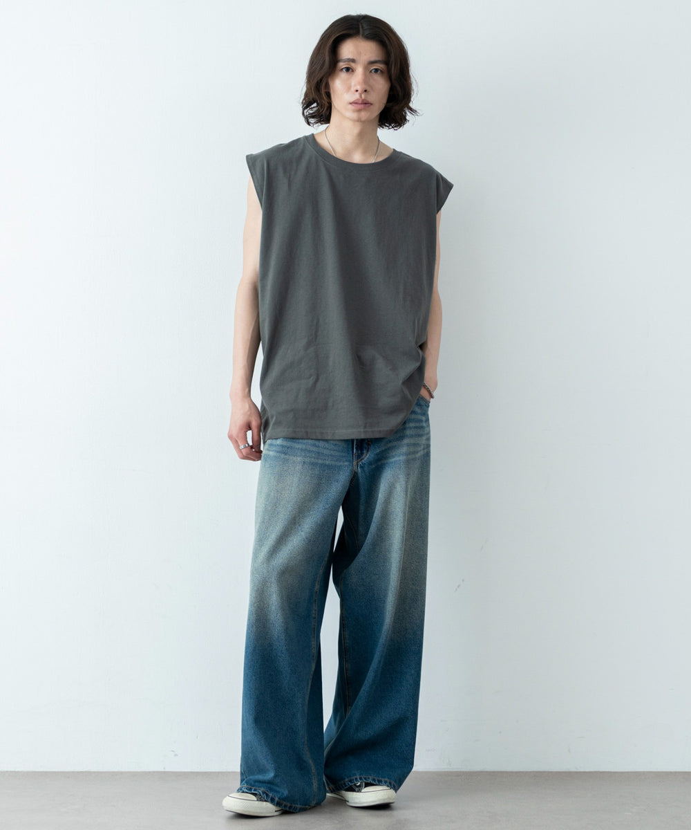 スミクロ モデル：182cm L着用