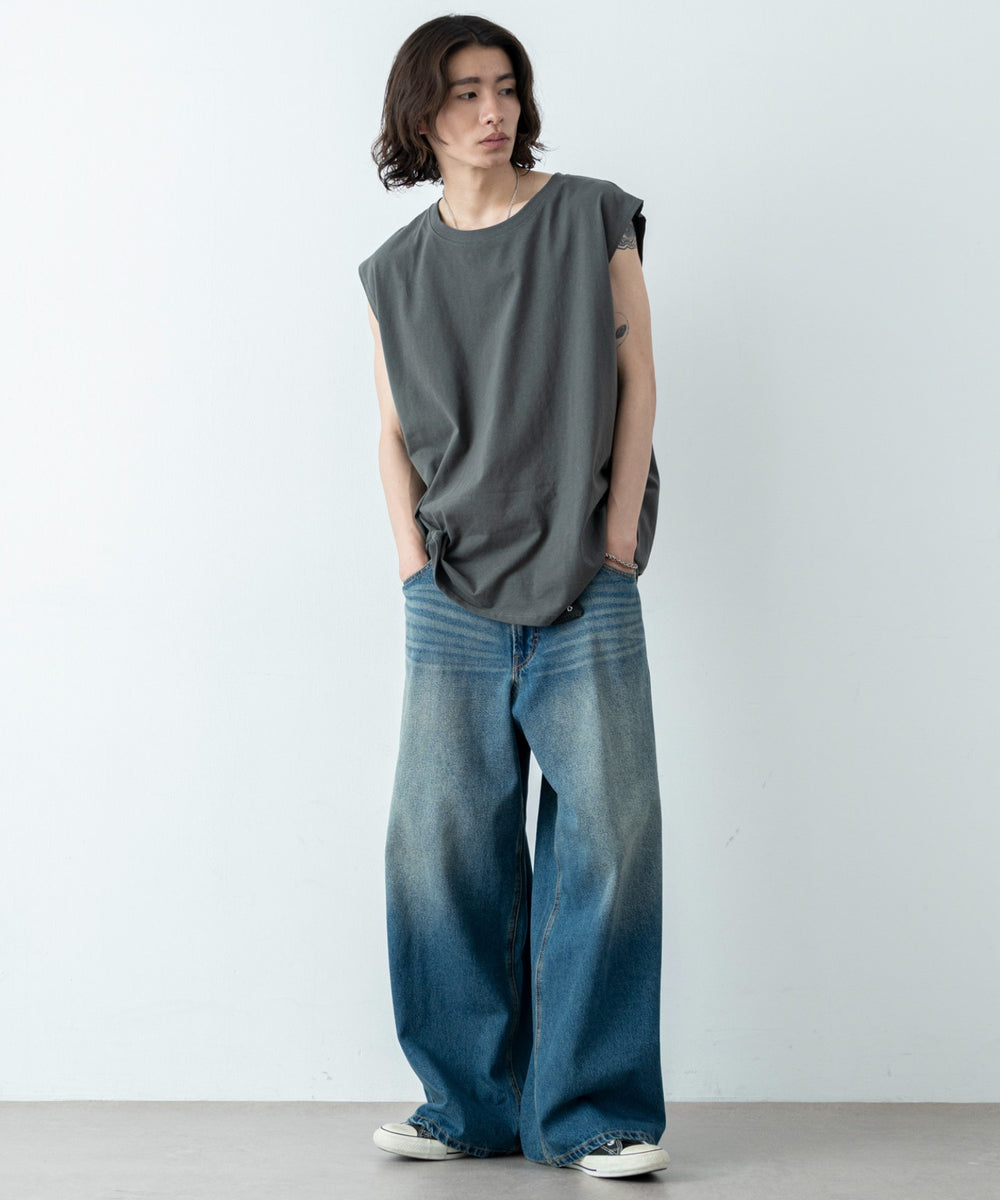 スミクロ モデル：182cm L着用