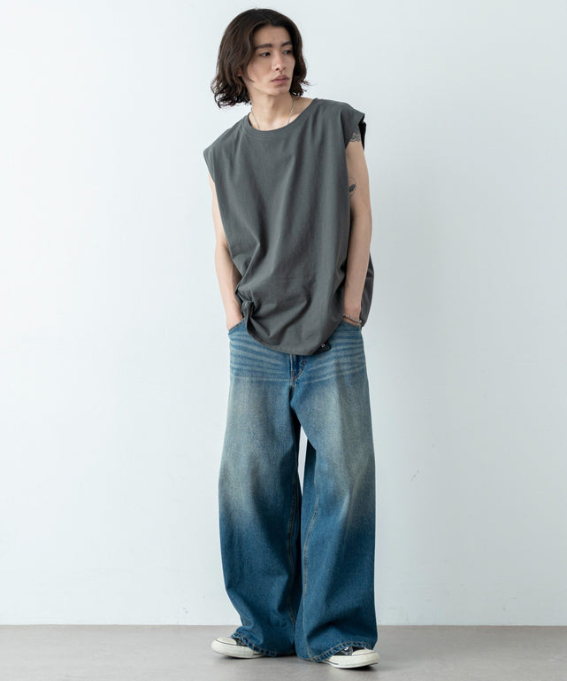 スミクロ モデル：182cm L着用